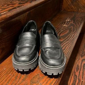 Black lug sole light loafer